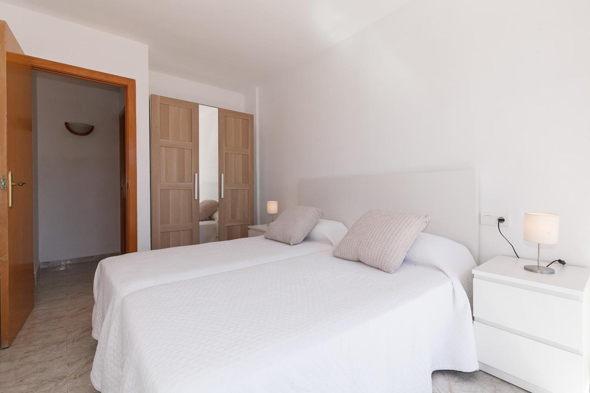 Uhc Arco Del Sol Family Complex Apartment Hospitalet De L'Infant Exterior photo