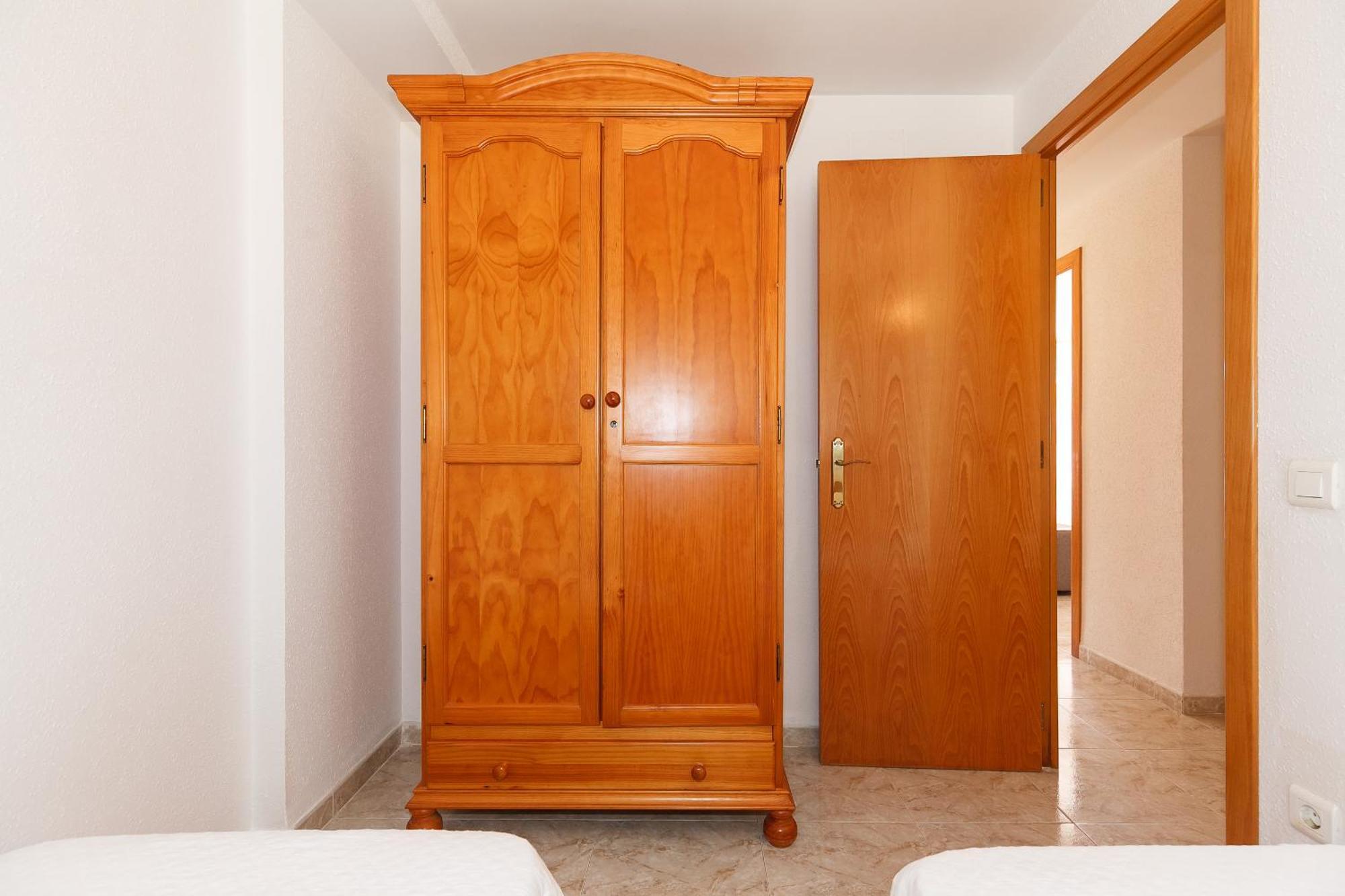 Uhc Arco Del Sol Family Complex Apartment Hospitalet De L'Infant Room photo